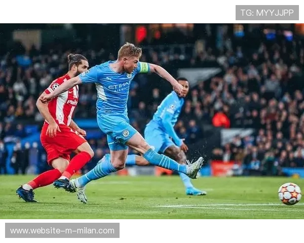 德布劳内突破后倒三角传球助攻